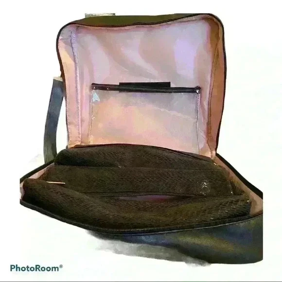 Cosmetic Carrier. - Picture 3 of 6